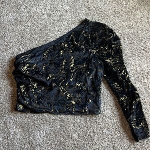 Black and gold one armed shirt